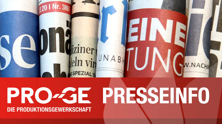 Zeitungen, darunter PRO-GE Logo und die Aufschrift Presseinfo